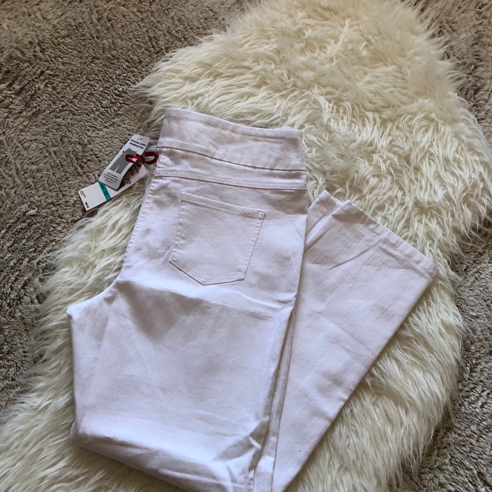 Crisp white Jeggings by Ruby Rd. Size 16